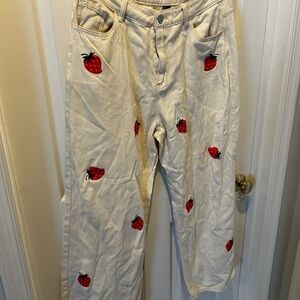 Strawberry boyfriend jean
